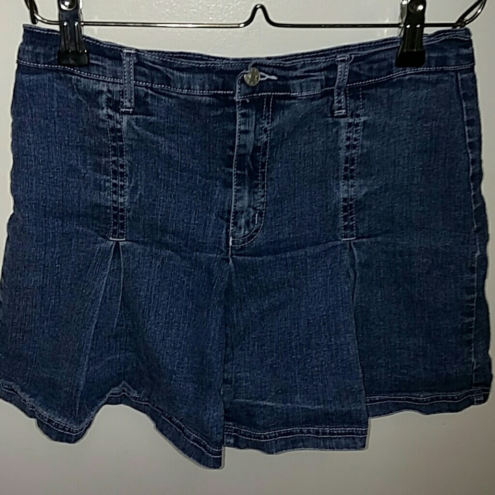 Pleated jean skorts